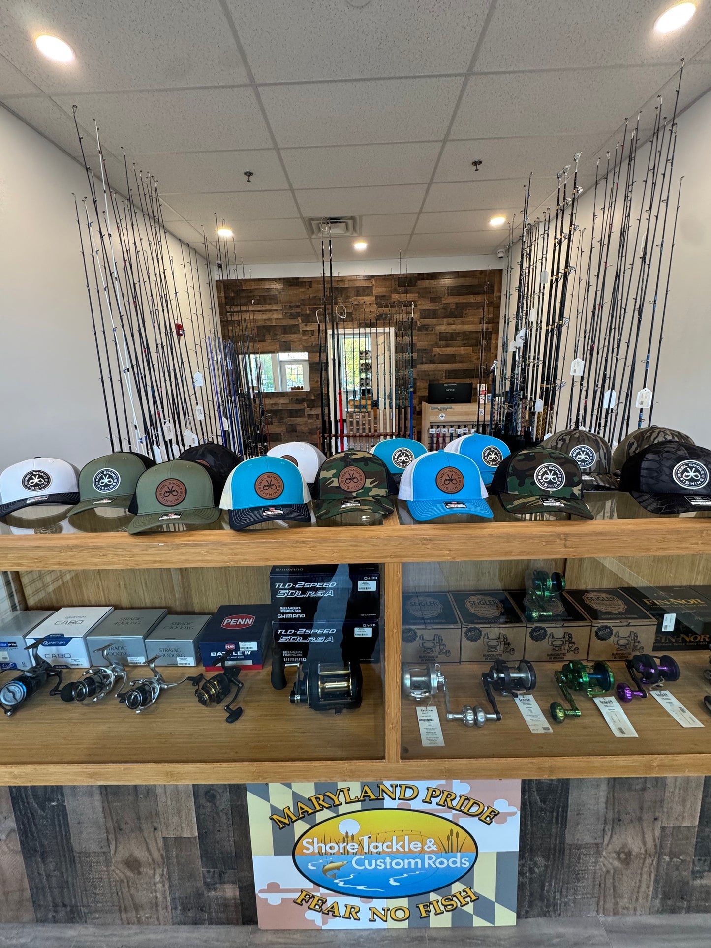 Reel Smoke Fishing Hooks Hat